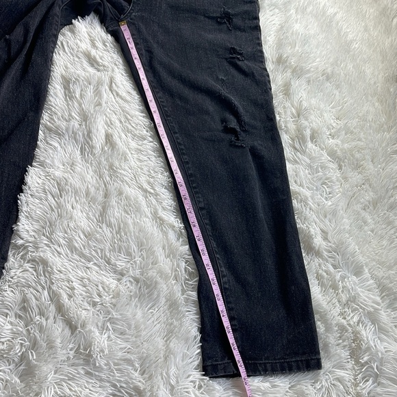 Forever 21 High Rise Mom Jeans - Picture 4 of 9